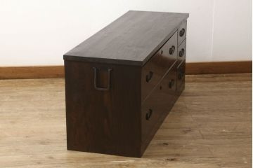 箪笥ローボードをリペア&カスタム!金具、天板を取り付け、本体は現状をベースにして1トーン程落ち着いた色味に着色し、修繕箇所は本体と馴染むよう仕上げ。(ローチェスト、引き出し、タンス)