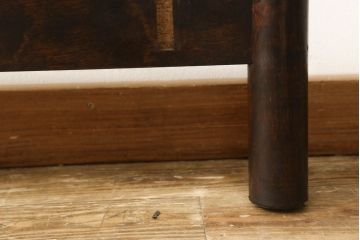 ベッドフレームをリペア&カスタム!ベットフレームに合わせてすのこを製作。本体は現状をベースにして1トーン程落ち着いた色味に着色し、修繕箇所は本体と馴染むよう仕上げ。(シングル)