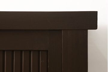 サイドボードをリペア&カスタム!当店の商品を参考に鉄脚を製作し取り付け。木部は現状の品物に合わせて1トーン程落ち着いた色に着色し、修繕箇所は本体と馴染むよう仕上げ。(水屋箪笥、収納棚、戸棚、サイドボード)