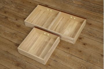 置き床をリペア&カスタム!お客様ご希望のデザインを参考に脚を製作し取り付け。色味はカシュー漆にて仕上げ。 (ローボード、テレビ台、戸棚、収納棚、飾り台)