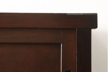 重ね箪笥をリペア&カスタム!棚板2枚製作し棚内部を2等分する位置に取り付け。本体は現状をベースにして1トーン程落ち着いた色味に着色。(関東水屋箪笥、収納棚、茶棚、キャビネット、食器棚)