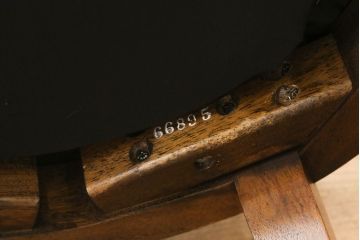 ダイニングチェア2脚をリペア&カスタム!それぞれ1脚ずつご希望の生地で座面を張り替え。(椅子、イス)