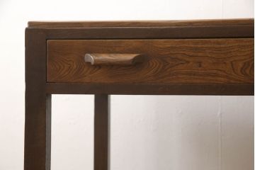 片袖机の見た目を変えずに綺麗にリペア!現状をベースにして1トーン程落ち着いた色味に着色。(デスク、在宅用、在宅ワーク)
