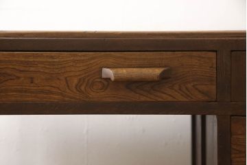 片袖机の見た目を変えずに綺麗にリペア!現状をベースにして1トーン程落ち着いた色味に着色。(デスク、在宅用、在宅ワーク)