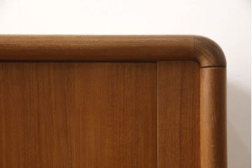 サイドボードをリペア&カスタム!既存の棚受けをねじ込みタイプのダボに交換。各棚に1個ずつ計5か所に配線用の穴開け加工。(キャビネット、テレビ台、リビングボード、ヴィンテージ)