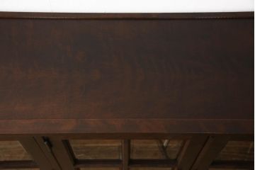 キャビネットをリペア&カスタム!木製の脚を取り付け、本体は現状をベースにして1トーン程落ち着いた色味に着色して仕上げ。(食器棚、カップボード、飾り棚、収納棚、本箱、ブックケース、サイドボード、サイドキャビネット)