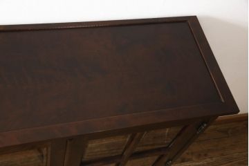 キャビネットをリペア&カスタム!木製の脚を取り付け、本体は現状をベースにして1トーン程落ち着いた色味に着色して仕上げ。(食器棚、カップボード、飾り棚、収納棚、本箱、ブックケース、サイドボード、サイドキャビネット)