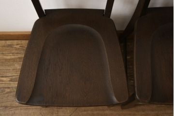 ラダー型食堂椅子2脚をリペア&カスタム!座面までの高さをリサイズし、修繕箇所は本体と馴染ませ、木部は現状をベースにして1トーン程落ち着いた色味に着色。(ダイニングチェア、ラダーバックチェア、ワークチェア、椅子、板座チェア)