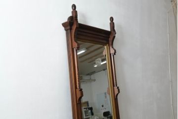 マホガニー材ホールスタンドをリペア&カスタム!鏡を新しいものに交換し、壁への固定用金具を取り付け。全体を1トーン落ち着いた色味に着色仕上げ。(ミラー、鏡、鏡台、ドレッサー、化粧台)