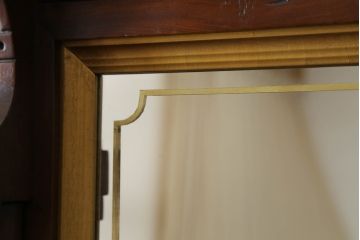 マホガニー材ホールスタンドをリペア&カスタム!鏡を新しいものに交換し、壁への固定用金具を取り付け。全体を1トーン落ち着いた色味に着色仕上げ。(ミラー、鏡、鏡台、ドレッサー、化粧台)