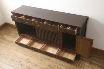 水屋箪笥サイドボードの見た目を変えずに綺麗にリペア!!本体は現状の色味を活かして仕上げ。(収納棚、テレビ台、キャビネット)