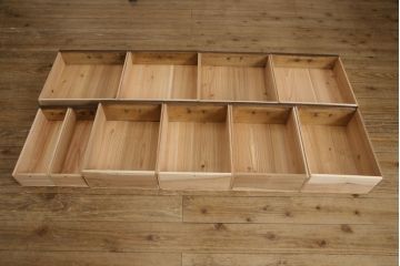 水屋箪笥サイドボードの見た目を変えずに綺麗にリペア!!本体は現状の色味を活かして仕上げ。(収納棚、テレビ台、キャビネット)