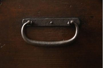 水屋箪笥サイドボードの見た目を変えずに綺麗にリペア!!本体は現状の色味を活かして仕上げ。(収納棚、テレビ台、キャビネット)