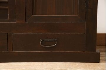 水屋箪笥サイドボードの見た目を変えずに綺麗にリペア!!本体は現状の色味を活かして仕上げ。(収納棚、テレビ台、キャビネット)