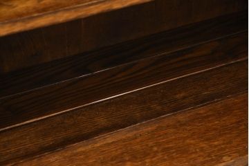 スタッキングブックケースをリペア&カスタム!下段棚の中仕切りを全て取り外し。修繕箇所は本体と馴染ませ、木部は現状をベースにして1トーン程落ち着いた色味に着色。(本箱、収納棚、キャビネット)