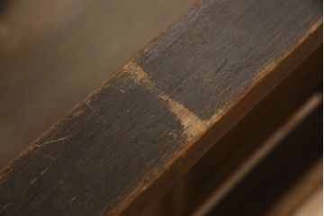 木製ベンチの見た目を変えずに綺麗にリペア!元の雰囲気を残して仕上げ。(長椅子、板座チェア)