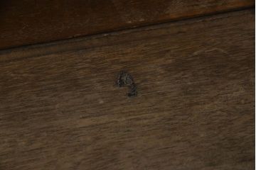 木製ベンチの見た目を変えずに綺麗にリペア!元の雰囲気を残して仕上げ。(長椅子、板座チェア)