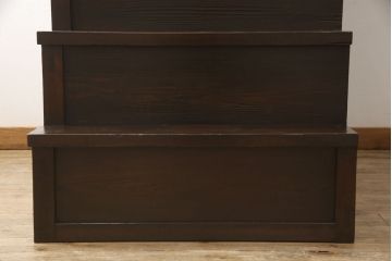二段重ね箪笥をリペア&カスタム!上段の内部に棚板を製作し取付け。現状をベースに1トーン落ち着いた色味に着色仕上げ。(時代箪笥、和タンス)