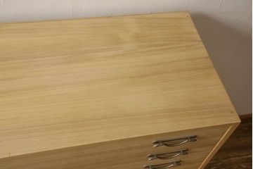 桐里工房製の桐箪笥の見た目を変えずに奇麗にリペア!本体は現状の色を残した木味仕上げに着色。(桐たんす、小袖タンス、和タンス)