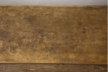 昭和中期の長テーブルの見た目を変えずに奇麗にリペア!無着色・クリアワックスで本来の骨董感を活かして仕上げ。(ローテーブル、飾り台)