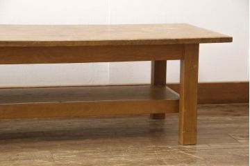 昭和中期の長テーブルの見た目を変えずに奇麗にリペア!無着色・クリアワックスで本来の骨董感を活かして仕上げ。(ローテーブル、飾り台)