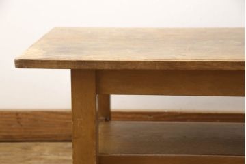 昭和中期の長テーブルの見た目を変えずに奇麗にリペア!無着色・クリアワックスで本来の骨董感を活かして仕上げ。(ローテーブル、飾り台)