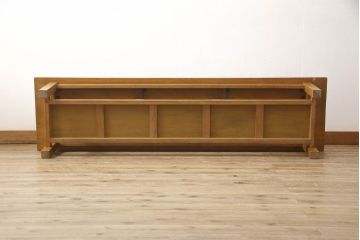 昭和中期の長テーブルの見た目を変えずに奇麗にリペア!無着色・クリアワックスで本来の骨董感を活かして仕上げ。(ローテーブル、飾り台)