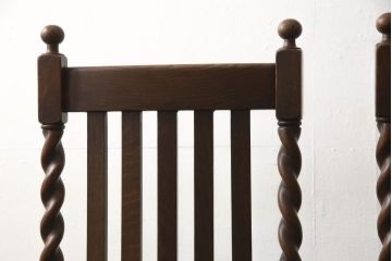 オーク材製のチェアをリペア&カスタム!元の木色をベースに1トーンほど落ち着いたお色味に着色。座面をご希望の生地に張り替え。(ダイニングチェア、椅子)