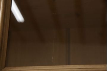 イギリスアンティークのキャビネットリペア&カスタム!天板は両端を5mm(計10mm)ずつカット。現状の色味をベースに着色。(食器棚、戸棚、カップボード)