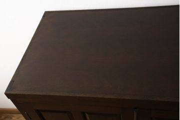 松本民芸家具の収納棚をリペア&カスタム!お客様のご希望に合わせて棚板を1枚、100mmピッチで棚受けを作成。現状のお品物に合わせて着色。( キャビネット、ワードローブ)