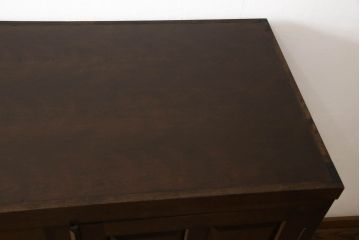 松本民芸家具の収納棚をリペア&カスタム!お客様のご希望に合わせて棚板を1枚、100mmピッチで棚受けを作成。現状のお品物に合わせて着色。( キャビネット、ワードローブ)