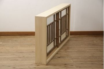 ガラス窓をリペア&カスタム!お客様のご希望に合わせてリサイズ。戸枠を新規製作。着色はせず、手触りが良くなる程度のバフ掛けをして仕上げ。(ガラス戸、引き戸、建具)