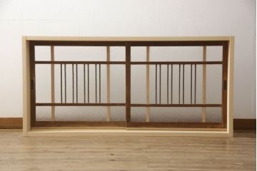 ガラス窓をリペア&カスタム!お客様のご希望に合わせてリサイズ。戸枠を新規製作。着色はせず、手触りが良くなる程度のバフ掛けをして仕上げ。(ガラス戸、引き戸、建具)