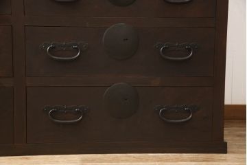 明治時代の収納箪笥の見た目を変えずに奇麗にリペア!現状をベースに着色。(時代箪笥、整理タンス、収納たんす、引き出し、ローチェスト、ローボード)