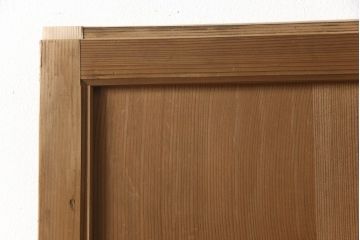 障子帯戸の見た目を変えずに奇麗にリペア!V型戸車を取り付け、プラスチック障子紙に張り替え。鏡板の隙間防止処理。着色は行わず、シミ抜きのみで仕上げ。(障子戸、格子戸、板戸、引き戸、建具)
