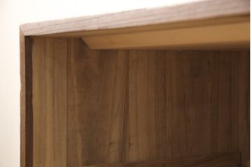 桐箪笥をリペア&カスタム!天板を補強し、金具をフラットに修正。背面に配線用の穴あけ加工。自然な茶色に着色仕上げ。(ローボード、テレビ台、ローチェスト、引き出し、桐箪笥、桐たんす、収納箪笥、時代箪笥)