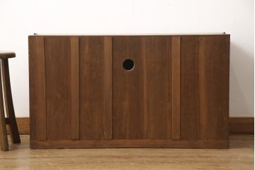 桐箪笥をリペア&カスタム!天板を補強し、金具をフラットに修正。背面に配線用の穴あけ加工。自然な茶色に着色仕上げ。(ローボード、テレビ台、ローチェスト、引き出し、桐箪笥、桐たんす、収納箪笥、時代箪笥)
