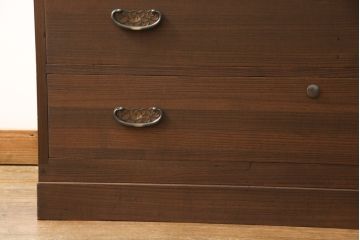 総桐箪笥をリペア&カスタム!お客様のご要望に合わせてインテリアとしても楽しめるようオーク系の濃い色味に着色。(並厚、桐たんす、総桐たんす、小袖たんす、和タンス、衣装箪笥、収納箪笥、チェスト、引き出し)