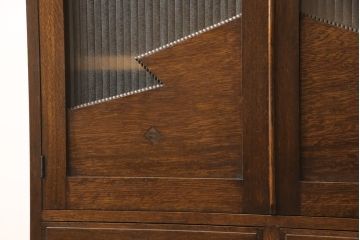 ガラス戸棚をリペア&カスタム!ガラスを銀モールガラスに変更し、木部は現状の色味を活かしつつ着色し仕上げ。(収納棚、戸棚、キャビネット、飾り棚)