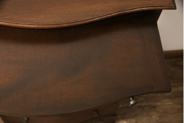 チェストをリペア&カスタム!ペイント仕上げ限定の商品を、ご要望により着色とウレタン塗装で仕上げ。(引き出し)