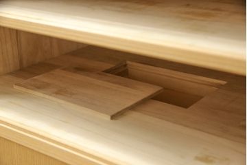 加茂総桐箪笥の見た目を変えずに綺麗にリペア!本来の美しさを活かした木地色仕上げ。(胴丸、総桐たんす、洋服タンス、ワードローブ、桐タンス)
