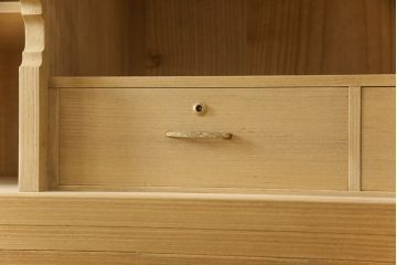 総桐箪笥の見た目を変えずに綺麗にリペア!本来の美しさを活かした木地色仕上げ。(衣装箪笥、整理タンス、引き出し、チェスト、桐たんす、胴厚、四方丸)