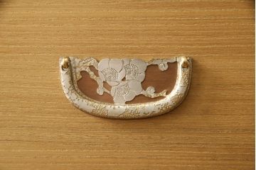 総桐箪笥の見た目を変えずに綺麗にリペア!本来の美しさを活かした木地色仕上げ。(衣装箪笥、整理タンス、引き出し、チェスト、桐たんす、胴厚、四方丸)