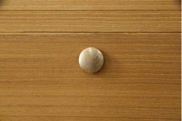 総桐箪笥の見た目を変えずに綺麗にリペア!本来の美しさを活かした木地色仕上げ。(衣装箪笥、整理タンス、引き出し、チェスト、桐たんす、胴厚、四方丸)