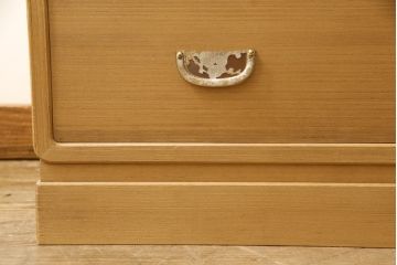 総桐箪笥の見た目を変えずに綺麗にリペア!本来の美しさを活かした木地色仕上げ。(衣装箪笥、整理タンス、引き出し、チェスト、桐たんす、胴厚、四方丸)