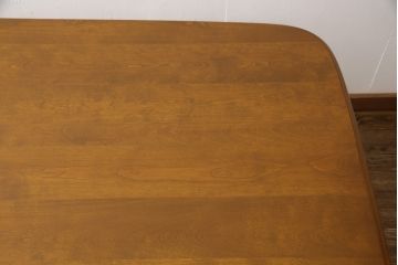 テーブルの見た目を変えずに綺麗にリペア!天板と装飾部分を剥離し再塗装。(ダイニングテーブル)