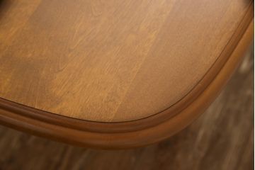 テーブルの見た目を変えずに綺麗にリペア!天板と装飾部分を剥離し再塗装。(ダイニングテーブル)