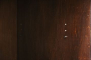 収納棚をリペア&カスタム!裏面に配線用の穴あけ加工。(戸棚、サイドボード、サイドキャビネット、ローボード)