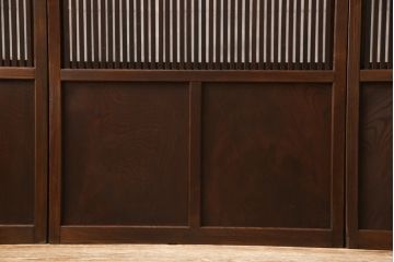 格子戸をリペア&カスタム!リサイズし、引手を取り付け。裏障子をプラスチック障子に張替え。1トーン落ち着いた色味に着色仕上げ。(障子戸、引き戸、建具)