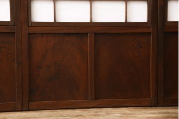 格子戸をリペア&カスタム!リサイズし、引手を取り付け。裏障子をプラスチック障子に張替え。1トーン落ち着いた色味に着色仕上げ。(障子戸、引き戸、建具)